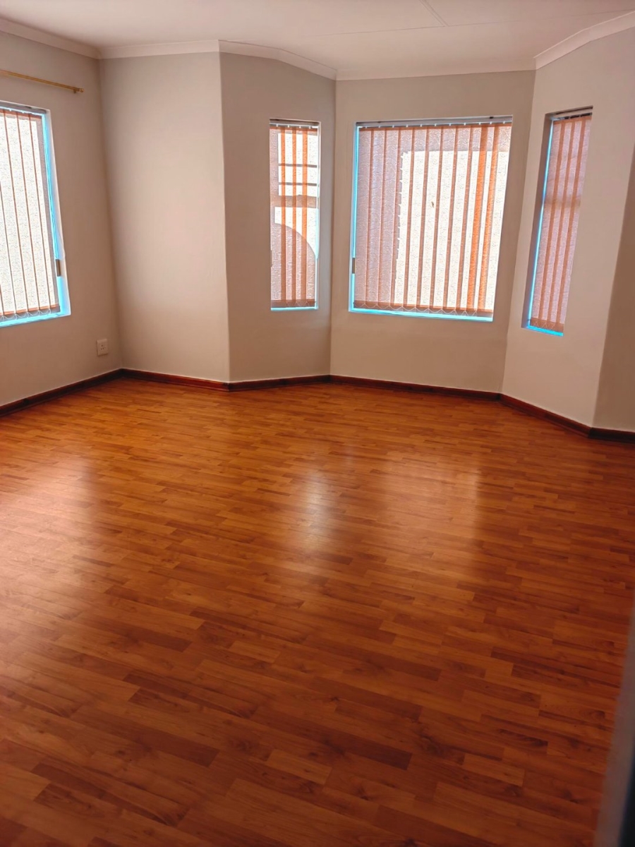 4 Bedroom Property for Sale in Wavecrest Eastern Cape